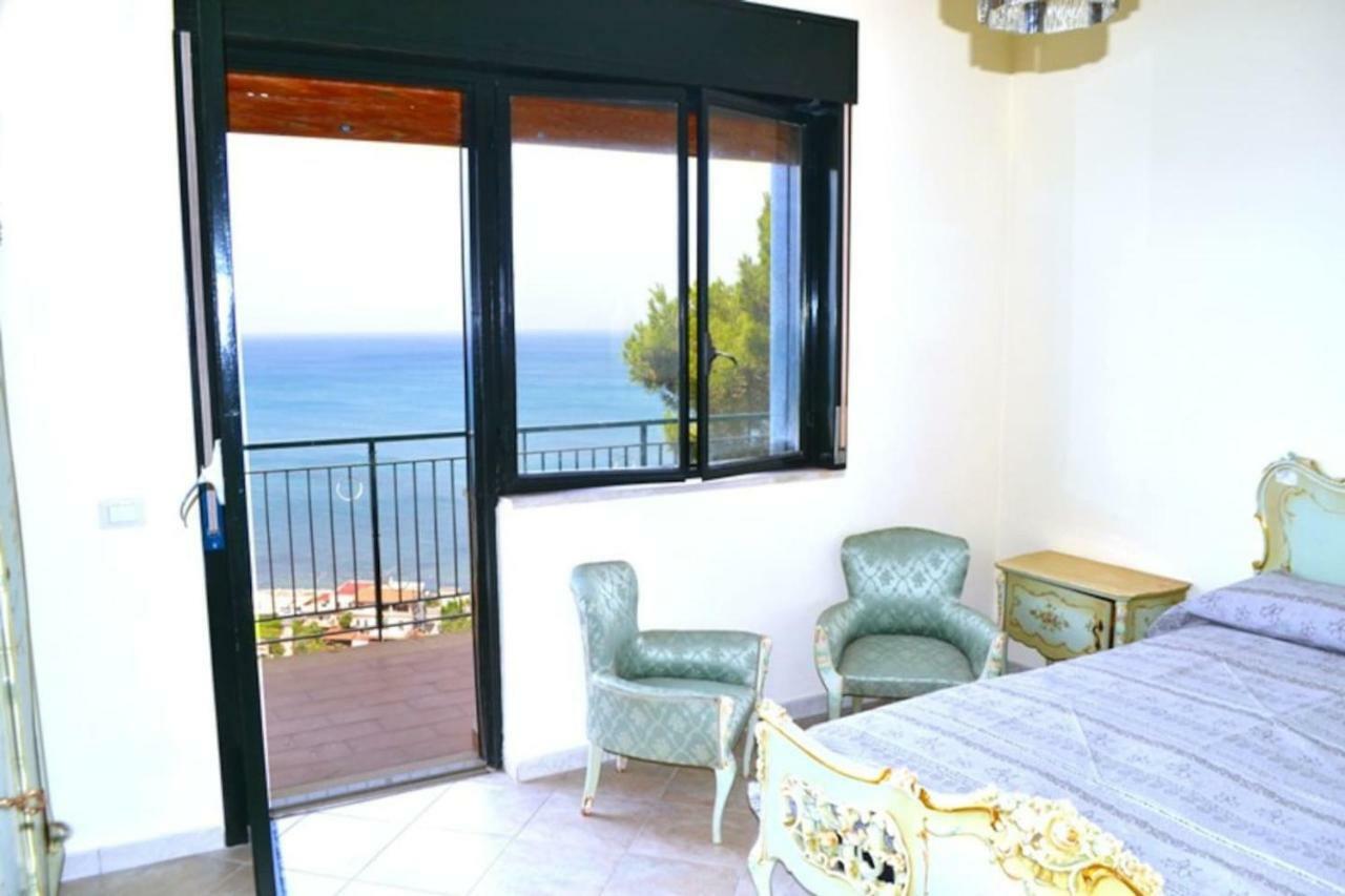 Casa Vacanze La Petrusella トラビーア エクステリア 写真